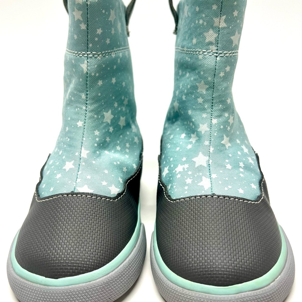 See Kai Run Kids Ripley Boots Aqua/Gray Star Print Pull On Size 9 - Picture 2 of 12
